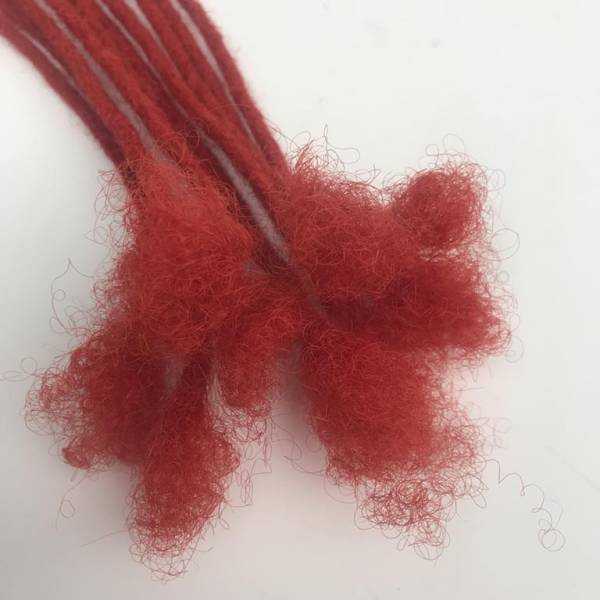 Extensions de dreadlocks fabriqué a la main en cheveux naturel crépus couleur rouge vif